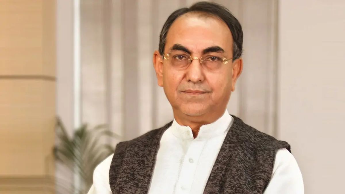 মির্জা আব্বাসকে সিসিইউ থেকে কেবিনে স্থানান্তর