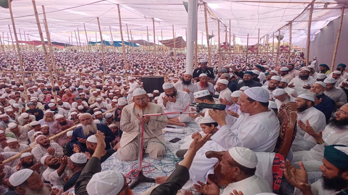 লাখো মুসল্লির ‘আমিন’ ধ্বনিতে শেষ হলো চরমোনাই মাহফিল