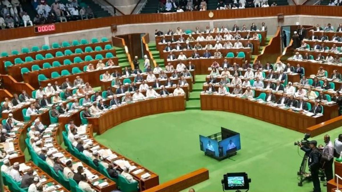 সংসদে বিল পাস: সরকারি চাকরিতে প্রবেশের সর্বোচ্চ বয়স ৩২ বছর