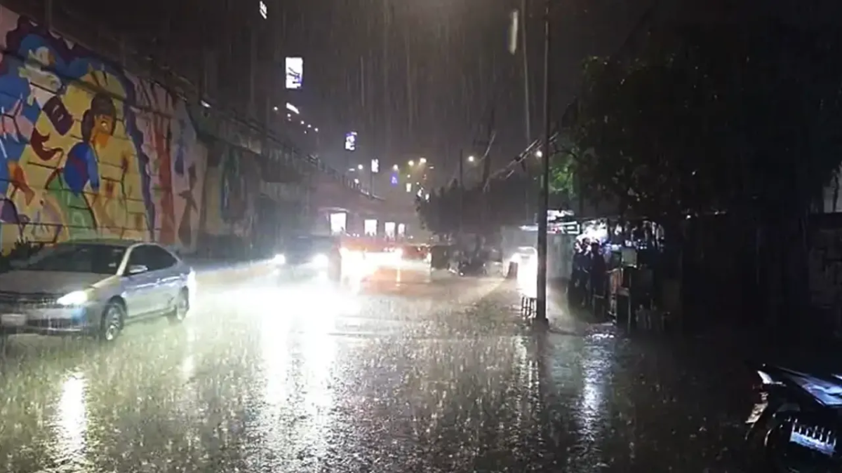 ধেয়ে আসছে বৃষ্টিবলয় ‌‘গর্জন’