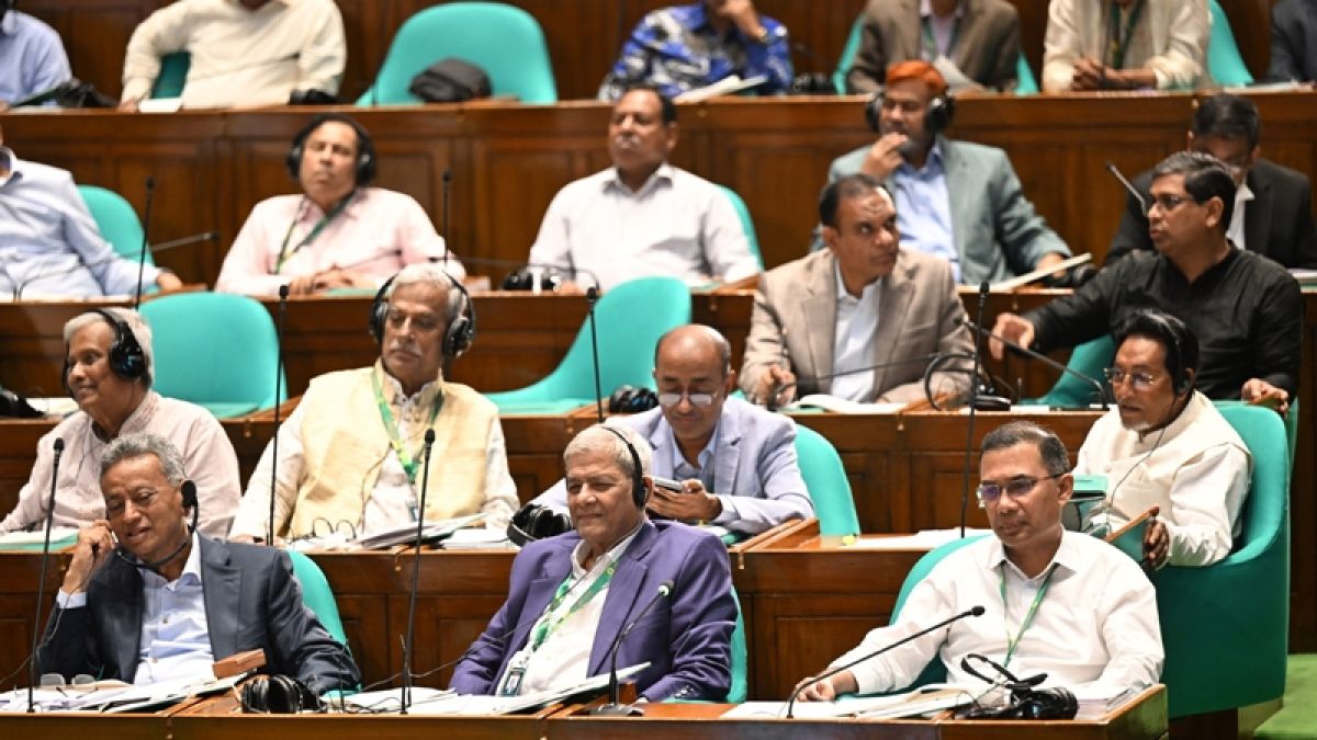 আজ থেকে সংসদ চলবে দুইবেলা