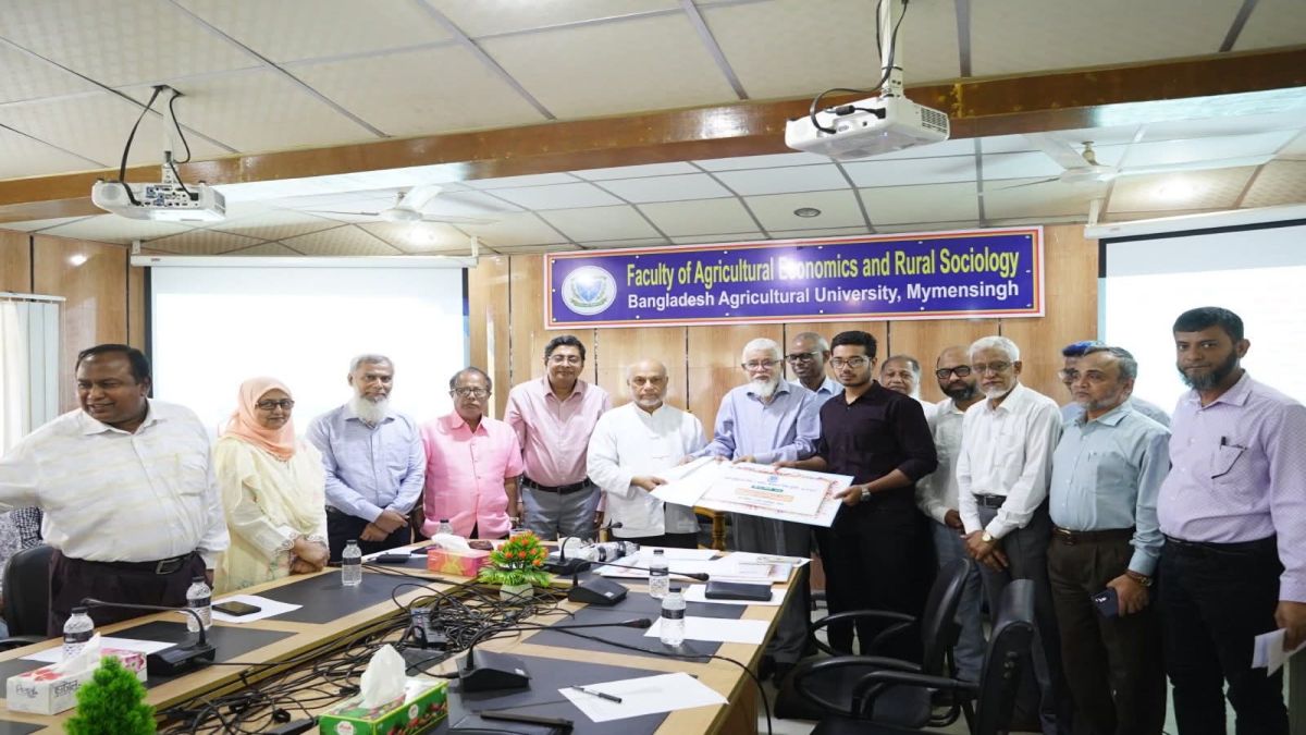 বাকৃবিতে ৮ জন মেধাবী শিক্ষার্থীকে ALFAET বৃত্তি প্রদান