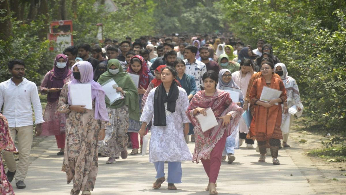 গুচ্ছভুক্ত বিশ্ববিদ্যালয়ের ‘এ’ ইউনিটের ভর্তি পরীক্ষা অনুষ্ঠিত