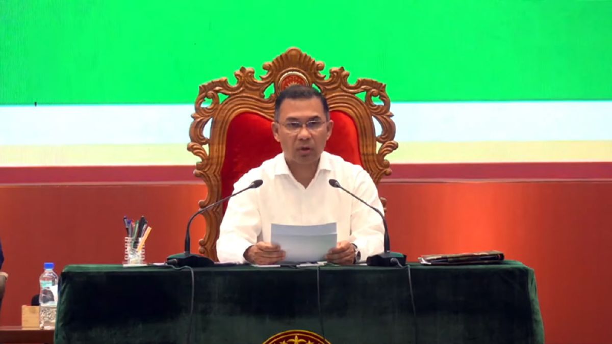 সশস্ত্র বাহিনী কোনো ব্যক্তি, দল ও পরিবারের সম্পদ নয়: প্রধানমন্ত্রী