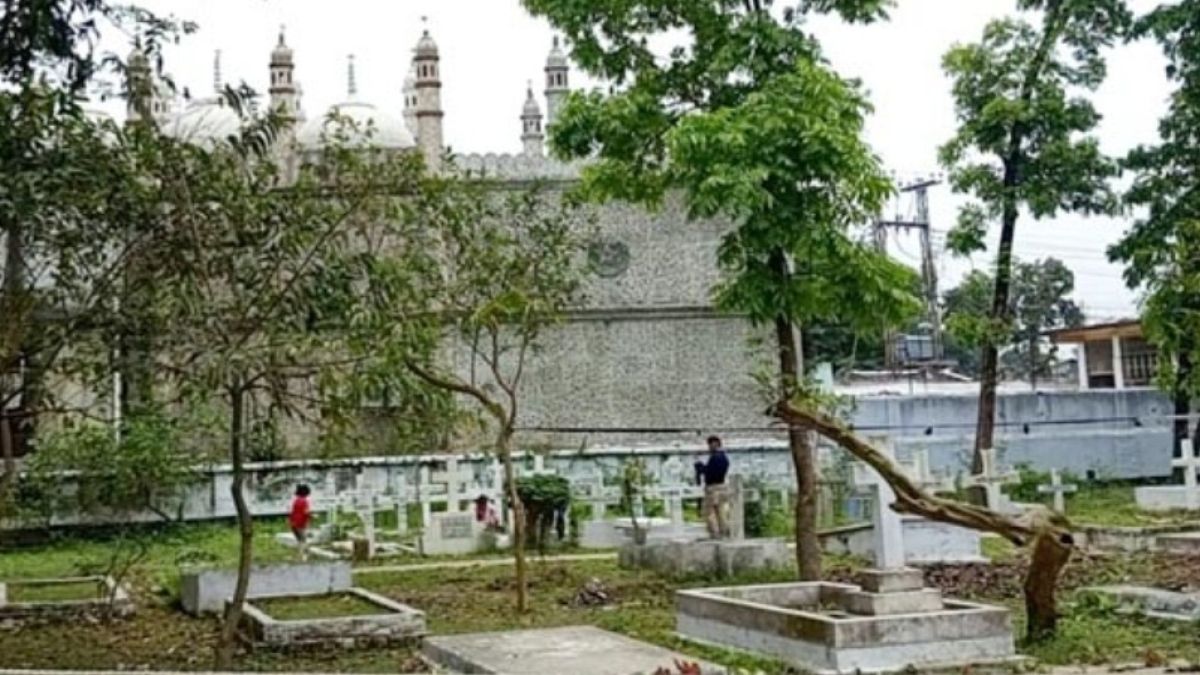 সৈয়দপুরে চিনি মসজিদ ও খ্রিস্টান কবরস্থান: সম্প্রীতির অনন্য নজির