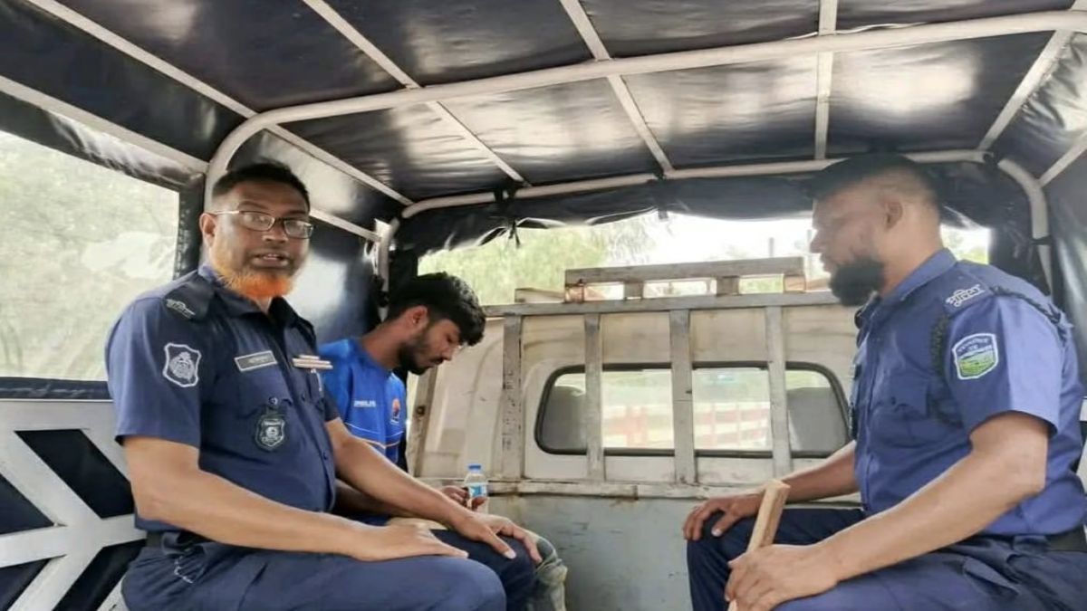 অবৈধভাবে ১২০ লিটার ডিজেল নিয়ে যাবার সময় যুবক আটক