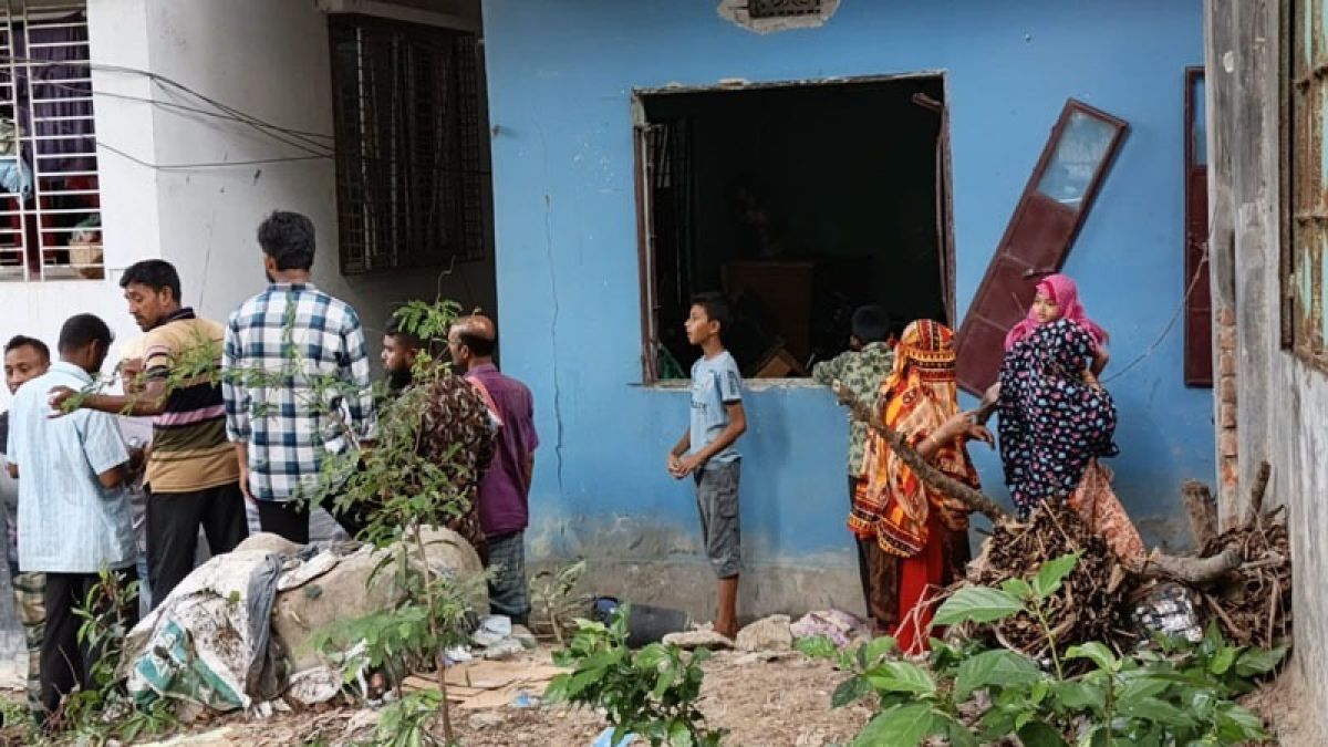 বরিশালে সিলিন্ডার বিস্ফোরণে বাবা-ছেলে দ্বগ্ধ