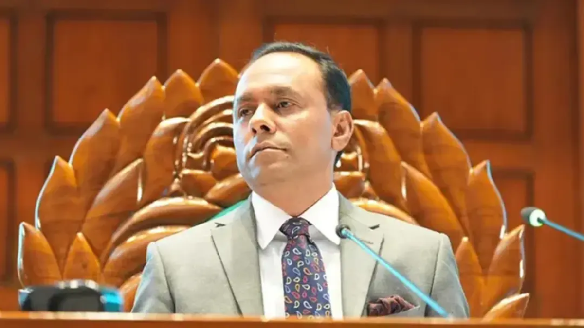 অধিবেশন চলাকালে ফোনে কথা ও ফ্লোর ক্রস, সতর্ক করলেন ডেপুটি স্পিকার