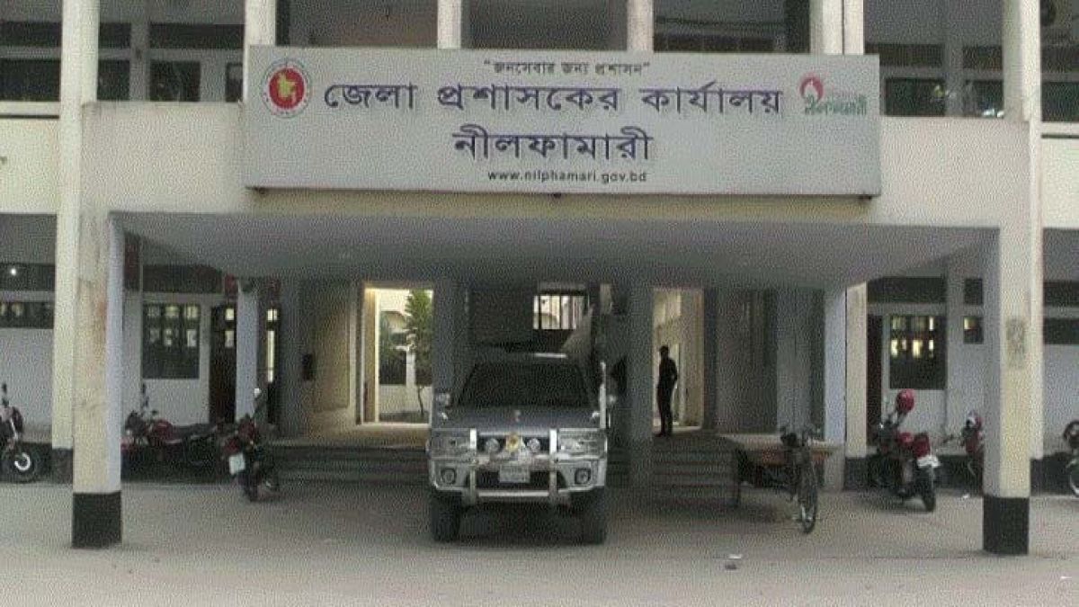 ফুয়েল কার্ড ছাড়া মিলবে না পেট্রোল-অকটেন, নীলফামারীতে গণবিজ্ঞপ্তি