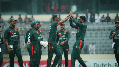 প্রথম পাওয়ার প্লেতে বাংলাদেশের দাপট, কিউইদের ধীর শুরু