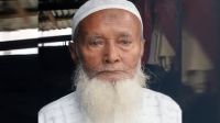 চাঁদপুরে বন্ধুর কবরে লুটিয়ে পড়ে আরেক বন্ধুর মৃত্যু