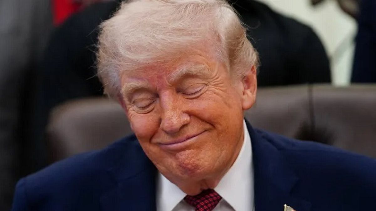 ইরান চায় হরমুজ খোলা থাকুক, কিন্তু সেক্ষেত্রে চুক্তি হবে না : ট্রাম্প