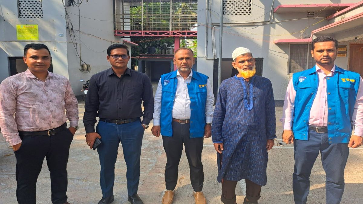 ভুয়া পরিচয়ে আনসার পদে চাকরি করে ৩৭ লাখ টাকা আত্মসাৎ; দুদকের হাতে গ্রেপ্তার রাজ্জাক