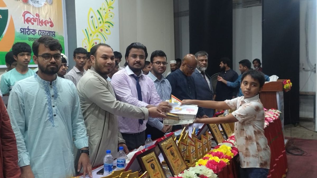 জামালপুরে ২৩৭ শিক্ষার্থীকে কিশোর কণ্ঠের মেধাবৃত্তি সংবর্ধনা
