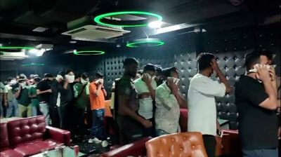 রাজধানীর উত্তরায় বারে অভিযান, আটক ১৪০