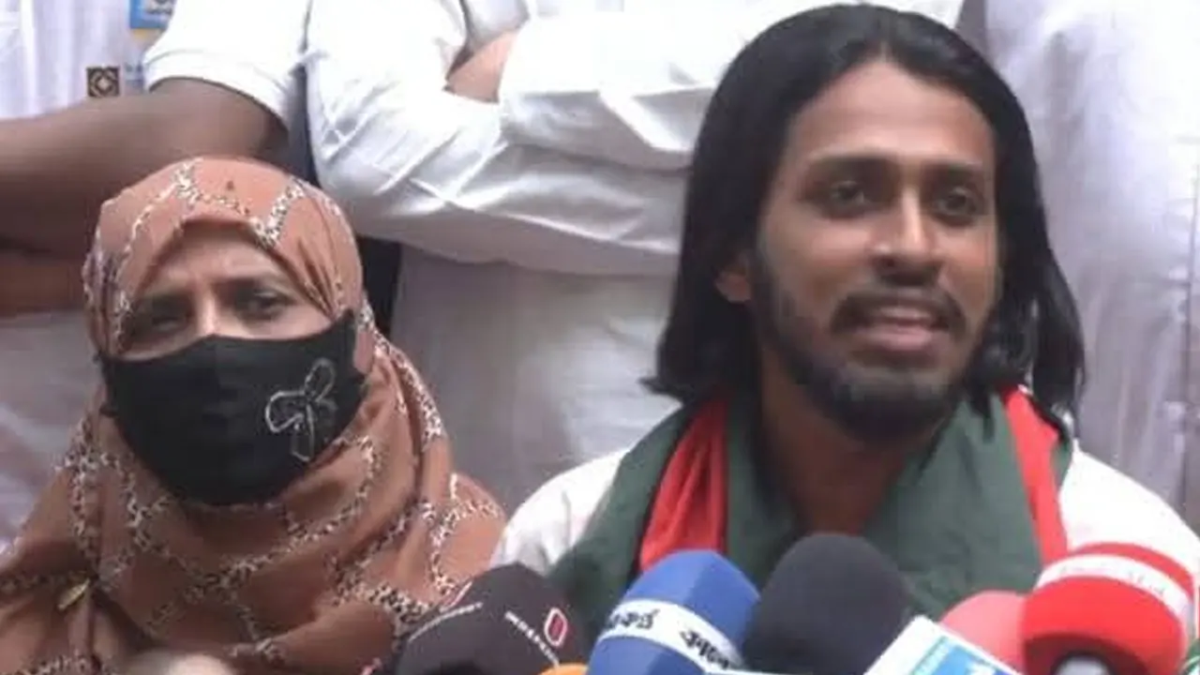 ফেসবুকে স্ট্যাটাসে যা বললেন সালাহউদ্দিন আম্মারের মা