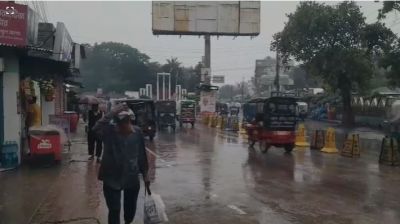 কুড়িগ্রামে গুড়ি গুড়ি বৃষ্টি জনজীবনে ভোগান্তি