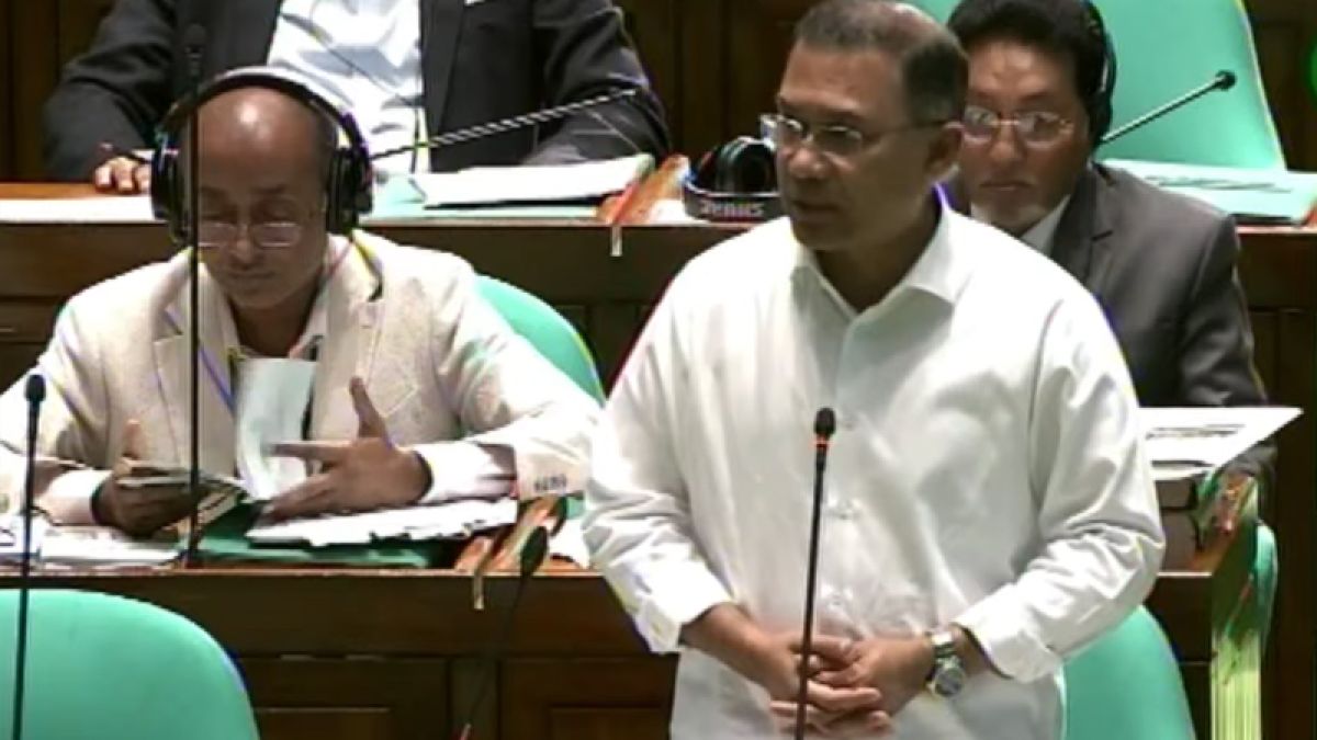 পুলিশসহ জরুরি সেবা দেয়া যানবাহনে জ্বালানি তেল বিক্রিতে রেশনিং পদ্ধতি সরিয়ে নেয়া হয়েছে