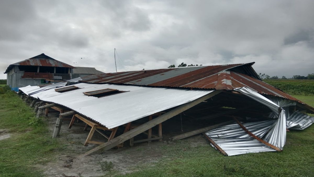 সুন্দরগঞ্জে কালবৈশাখী ঝড়ে দাখিল মাদ্রাসার ব্যাপক ক্ষতি, শিক্ষা কার্যক্রম বন্ধ