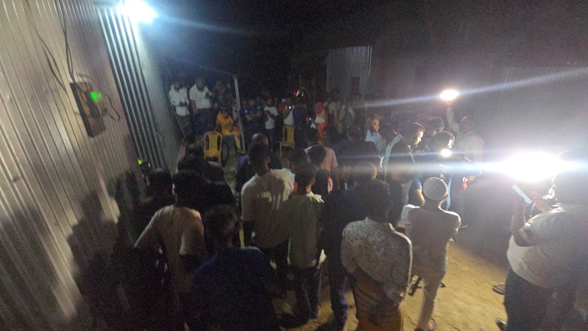 তিনজনকে কুপিয়ে হত্যা