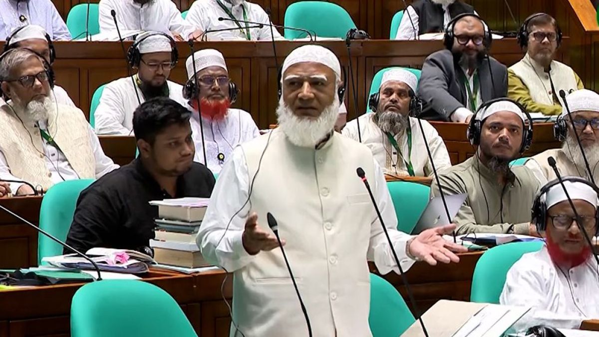 সবাই আমাকে খুব ভালোবাসে, সেইজন্য আমাকে নিয়ে কচলায়: জামায়াত আমির