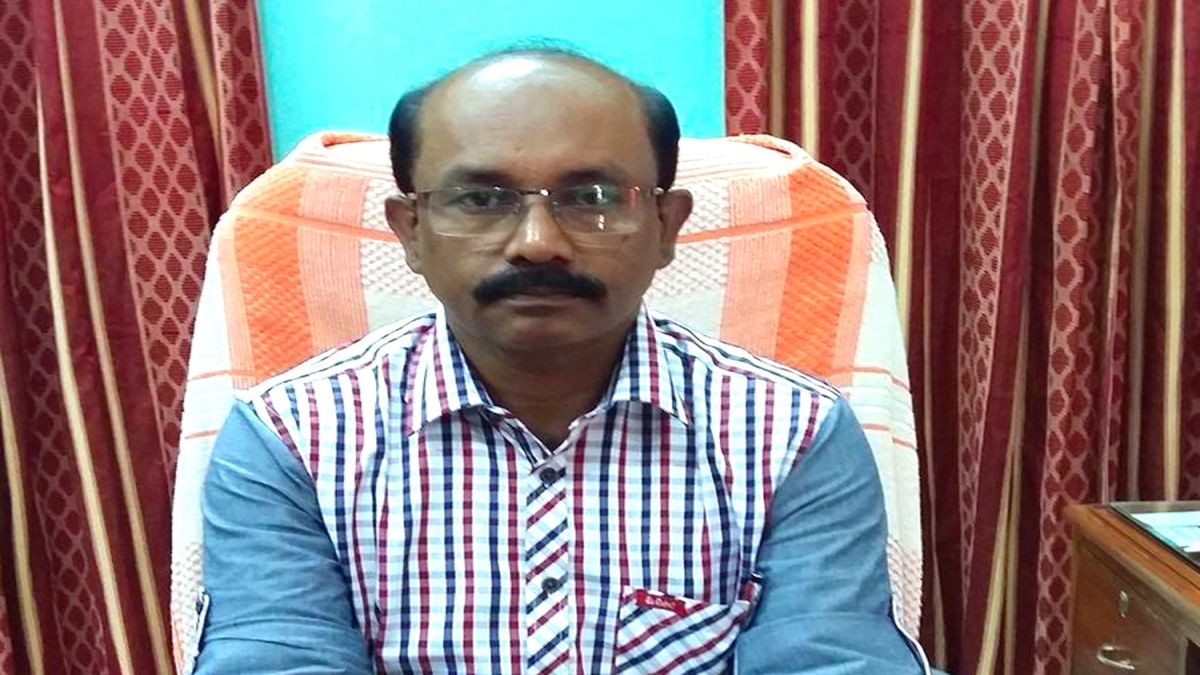 দুদকের ৬ মামলায় কারাগারে পাবনা মানসিক হাসপাতালের সাবেক পরিচালক ডা. তন্ময়