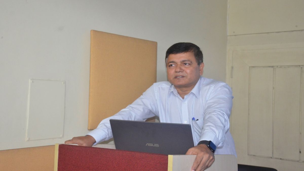 বেরোবিতে বিজনেস স্টাডিজ অনুষদের গবেষণা কার্যক্রমের সেমিনার অনুষ্ঠিত