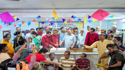 কেক কেটে পাবনা প্রেসক্লাবের ৬৫ তম বর্ষপূতির তিনদিনের বর্ণাঢ্য আয়োজন শুরু