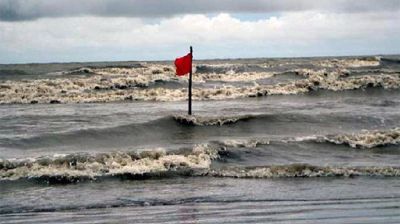 আট অঞ্চলের নদীবন্দরে সতর্কতা সংকেত