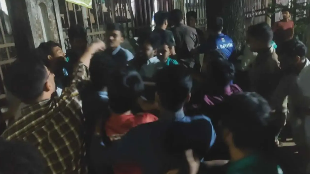 ঢাকা বিশ্ববিদ্যালয়ের ছাত্রদল ও শিবিরের মধ্যে আবারো উত্তেজনা