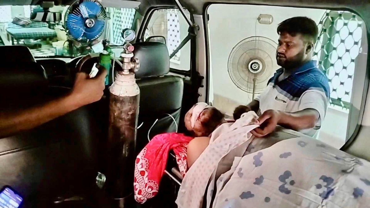 যশোরে ঘর ভাড়া না দেয়ায় ব্যবসায়ীকে কুপিয়ে হত্যা