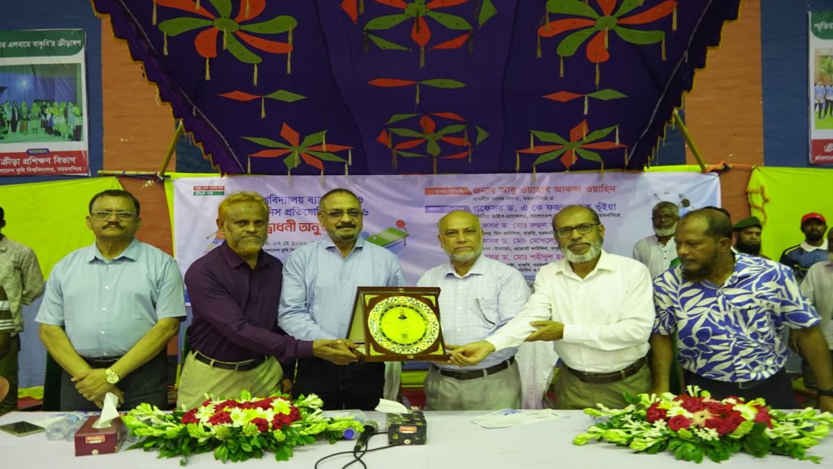 বাকৃবিতে আন্তঃবিশ্ববিদ্যালয় ব্যাডমিন্টন ও টেবিল টেনিস প্রতিযোগিতার উদ্বোধন