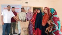সুন্দরগঞ্জে দুঃস্থদের মাঝে ভিজিএফ চাল বিতরণ