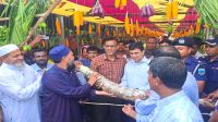 ঈশ্বরদীতে মান কচু দিয়ে প্রধান অতিথিকে বরণ