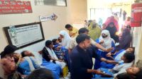 বিদ্যালয়ে হঠাৎ করেই একের পর এক ছাত্রী অসুস্থ; হাসপাতালে ভর্তি ৬৫ জন
