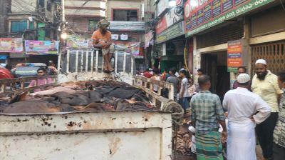 পোস্তার চামড়া বাজারে মাদ্রাসাভিত্তিক বিক্রেতাদের ভিড়, কম দামে ক্ষোভ