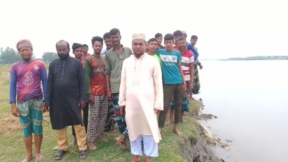 কুড়িগ্রামের দুধ কুমার নদের ভাঙ্গন প্রতিরোধের দাবি এলাকাবাসীর