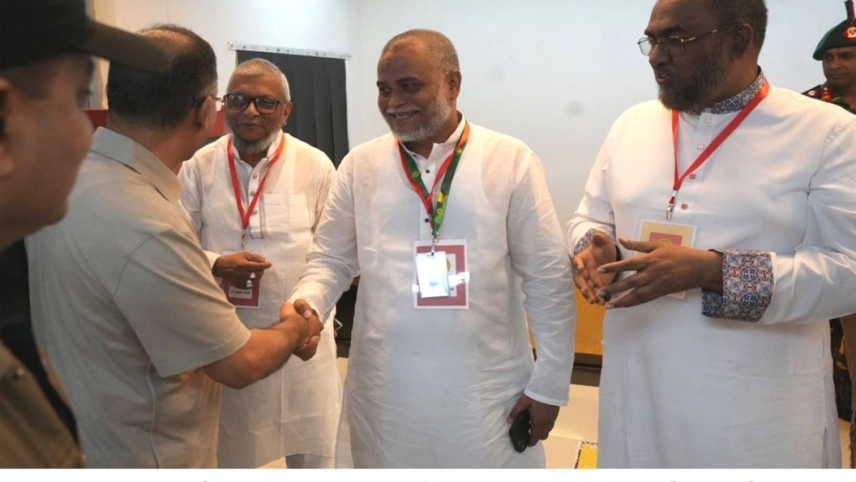 ‘সংসদ সদস্য, সংসদে চলে যান’—বিমানবন্দরে এমপিদের প্রধানমন্ত্রী