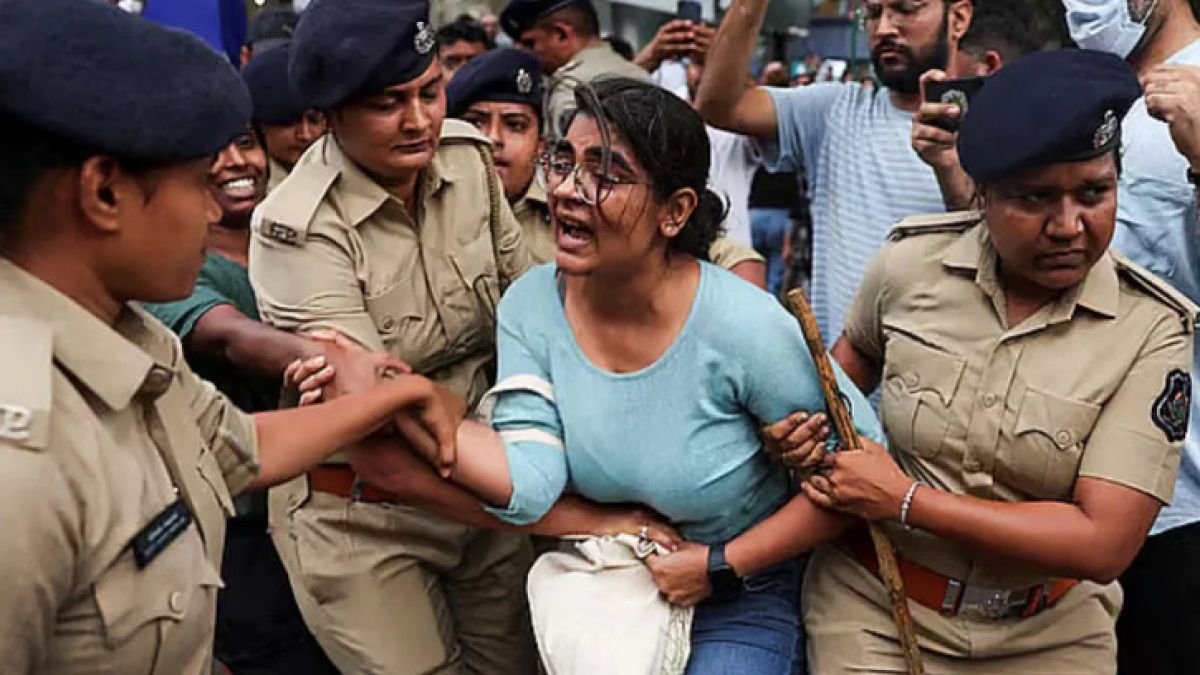 থানা থেকে মুক্তি পেয়েই আবরো আন্দোনে বিক্ষোভকারীরা