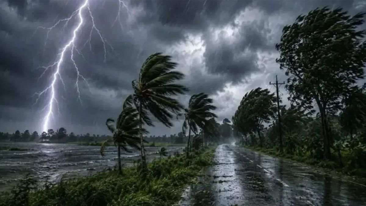 ঢাকাসহ ১০ জেলায় ৬০ কিমি বেগে ঝড়ের শঙ্কা